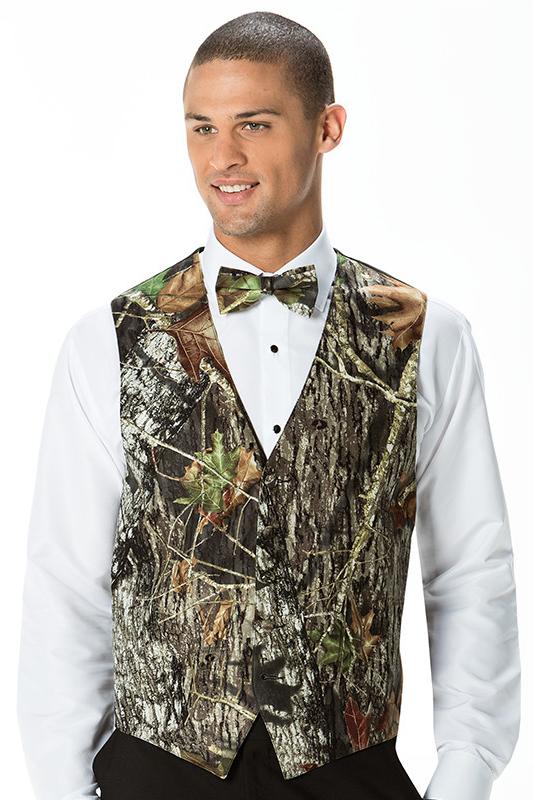 green emerald velvet dress Larr Brio Moss Oak Break-Up Bow Tie